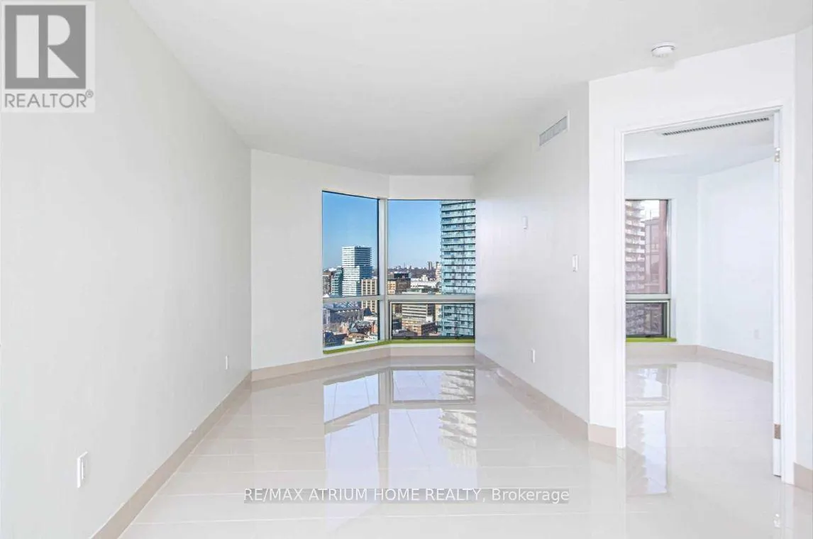 2712 - 1001 BAY STREET