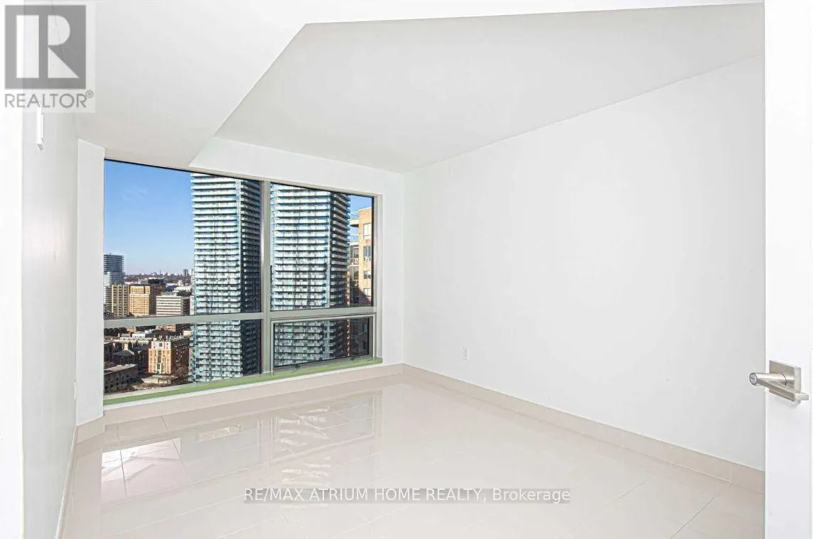 2712 - 1001 BAY STREET