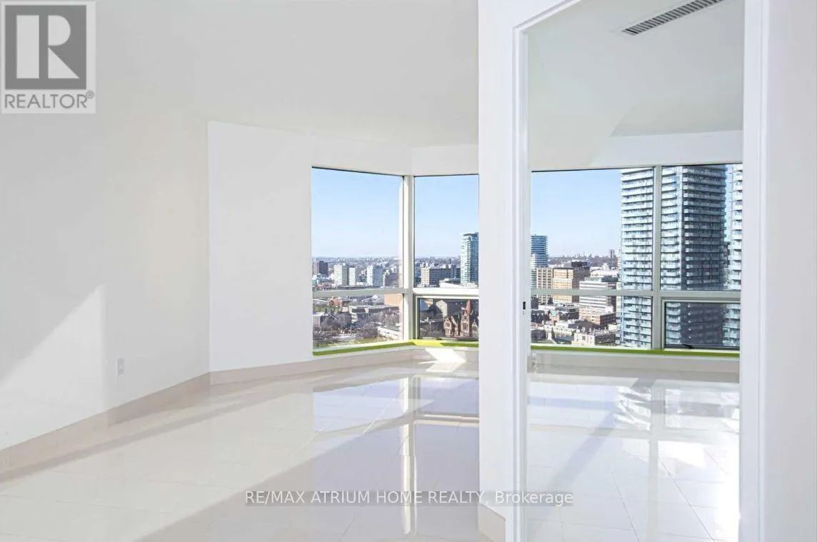 2712 - 1001 BAY STREET
