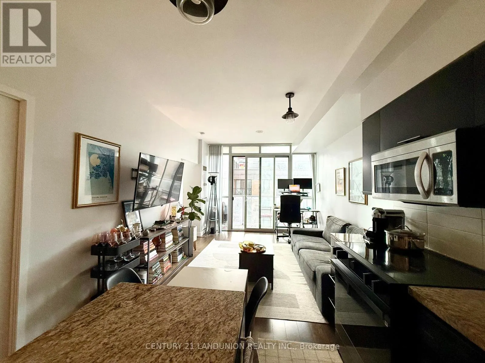 1505 - 126 SIMCOE STREET