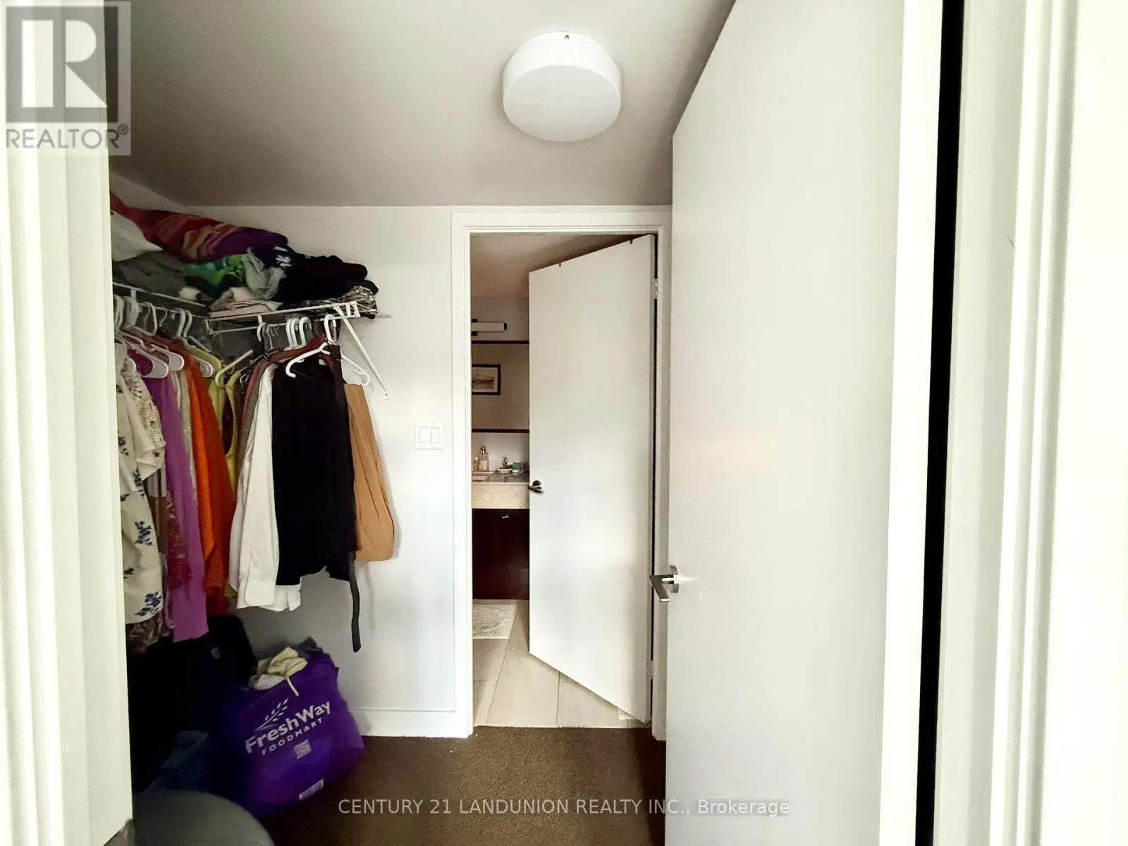 1505 - 126 SIMCOE STREET