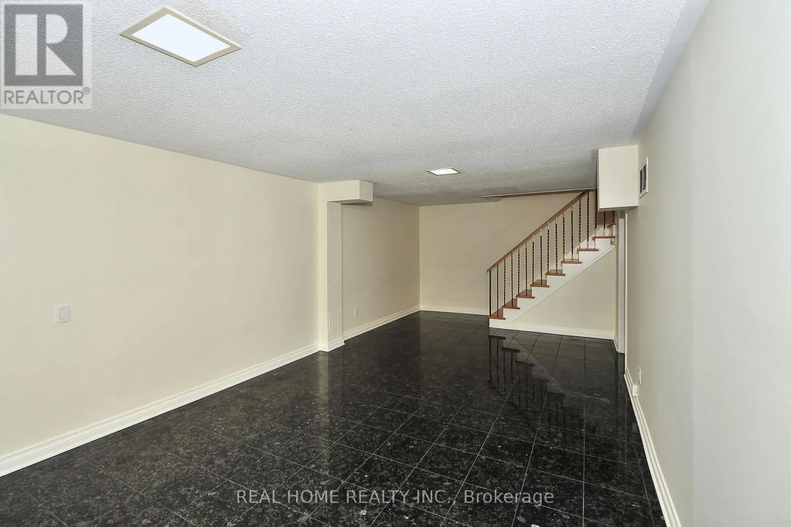 244 - 10 FARINA MILL WAY