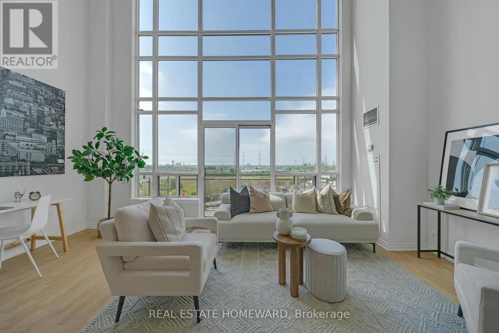 812 - 1720 EGLINTON AVENUE E