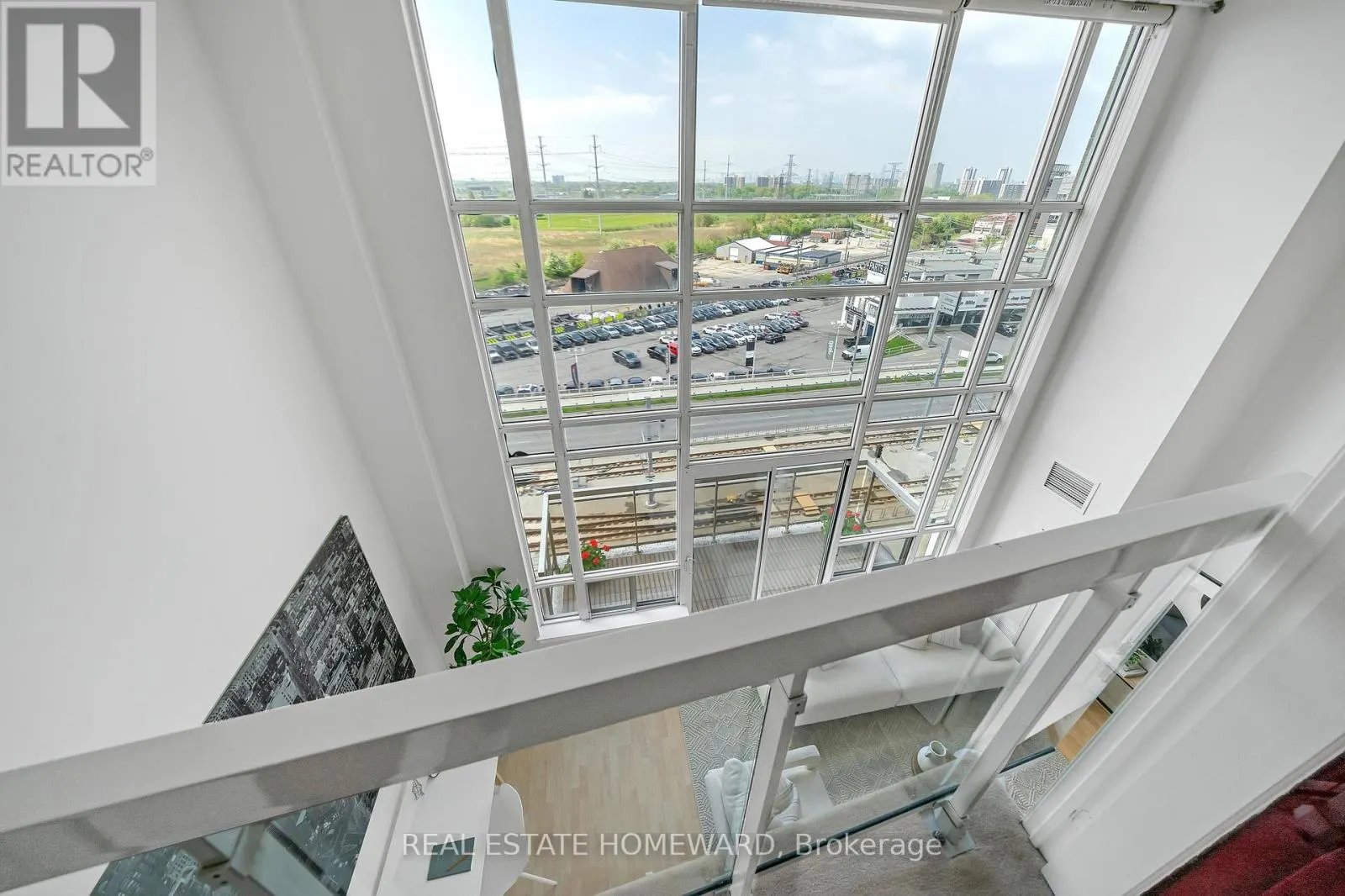 812 - 1720 EGLINTON AVENUE E