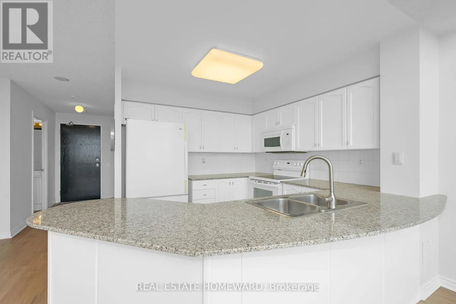 812 - 1720 EGLINTON AVENUE E