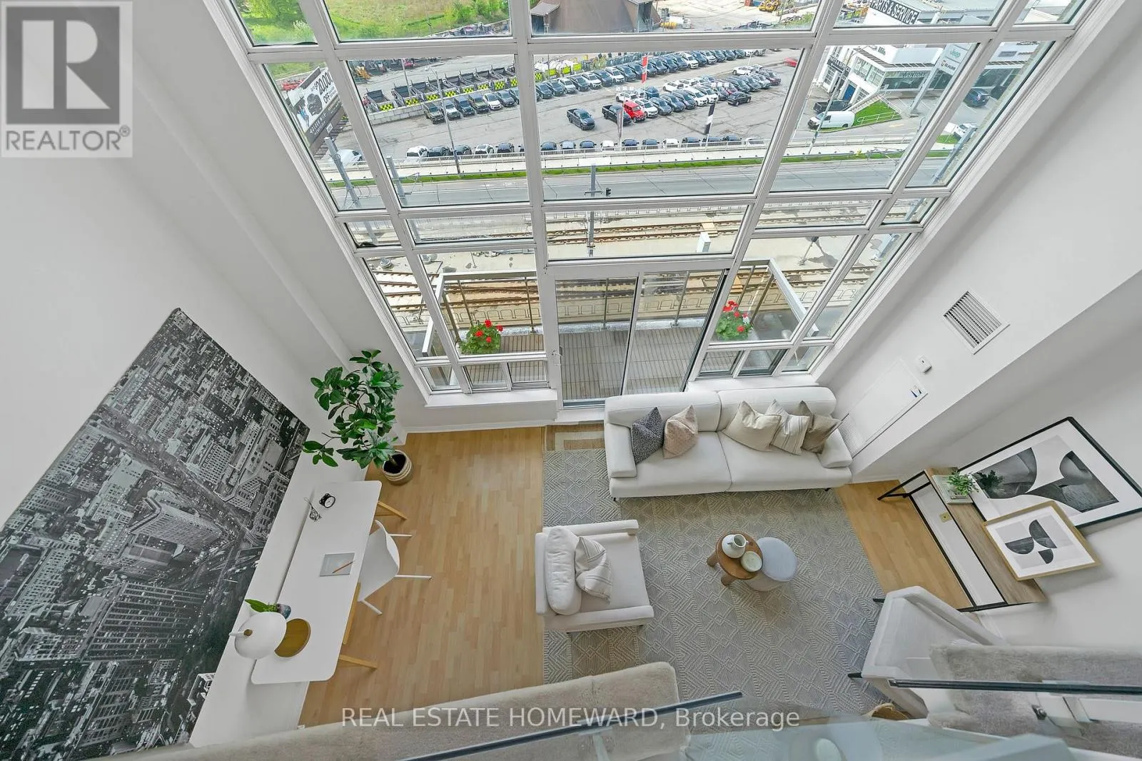 812 - 1720 EGLINTON AVENUE E
