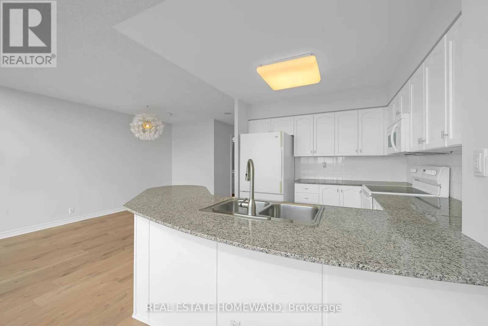 812 - 1720 EGLINTON AVENUE E