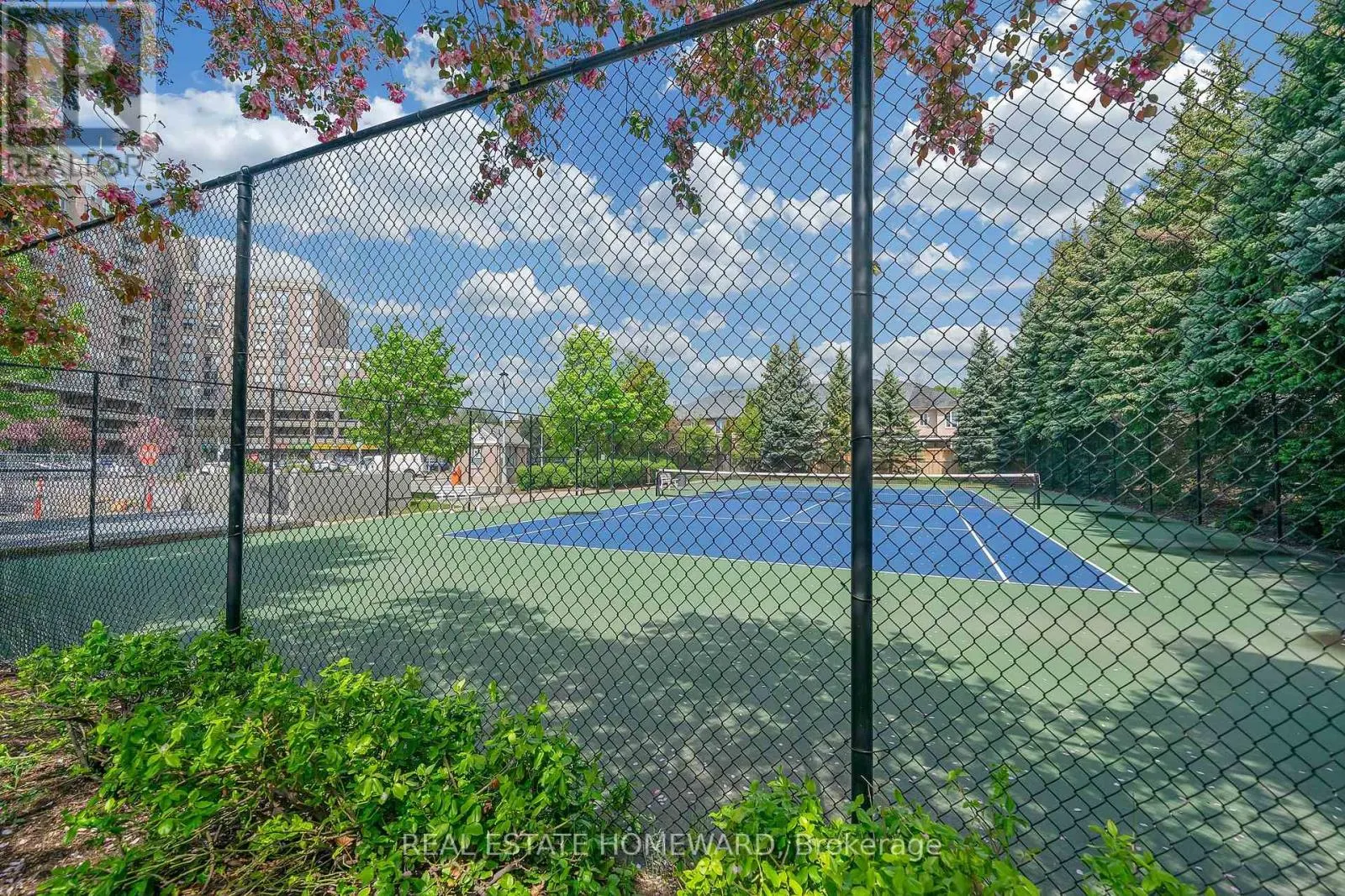812 - 1720 EGLINTON AVENUE E