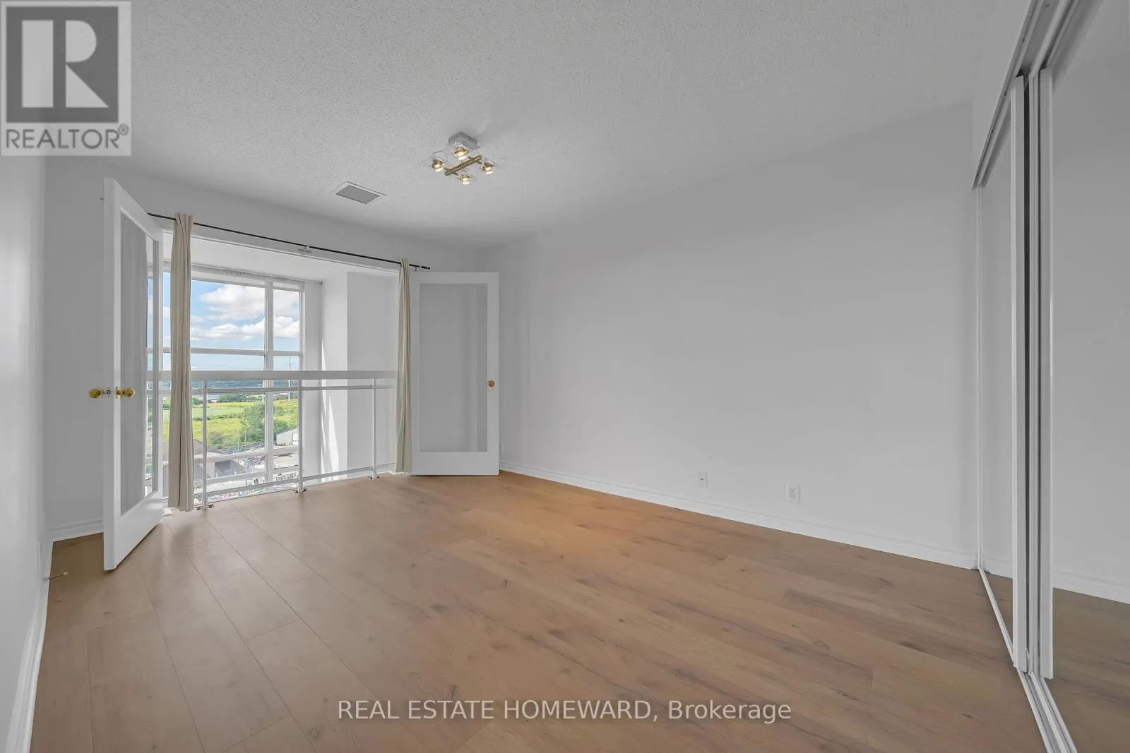 812 - 1720 EGLINTON AVENUE E