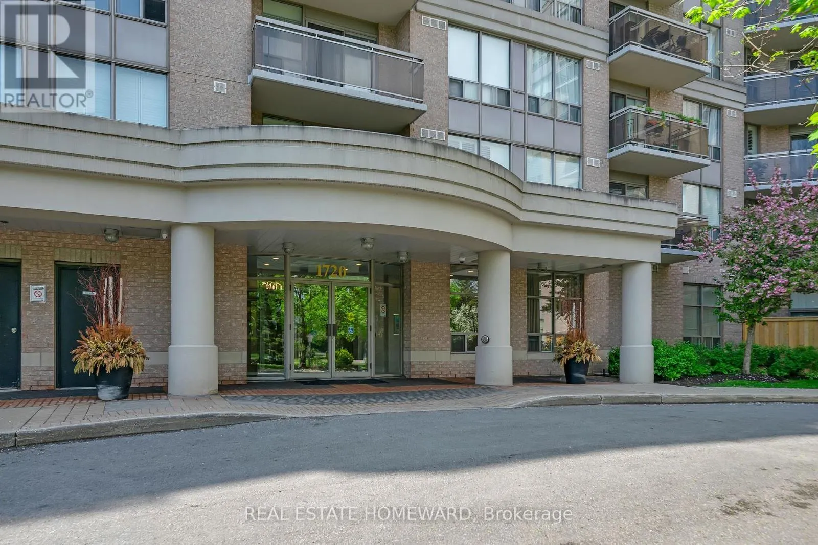 812 - 1720 EGLINTON AVENUE E