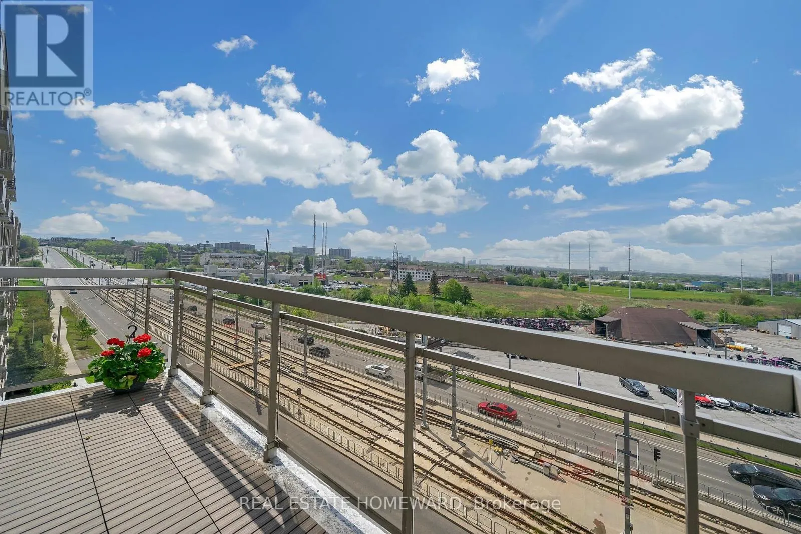 812 - 1720 EGLINTON AVENUE E