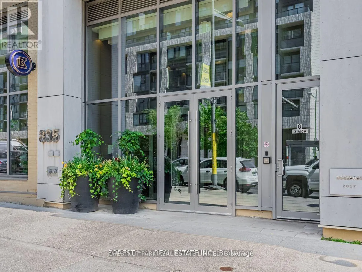 304 - 835 ST. CLAIR AVENUE W