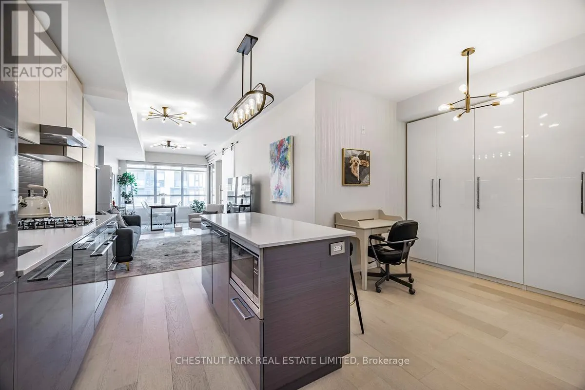 304 - 835 ST. CLAIR AVENUE W