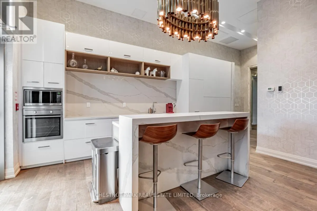 304 - 835 ST. CLAIR AVENUE W