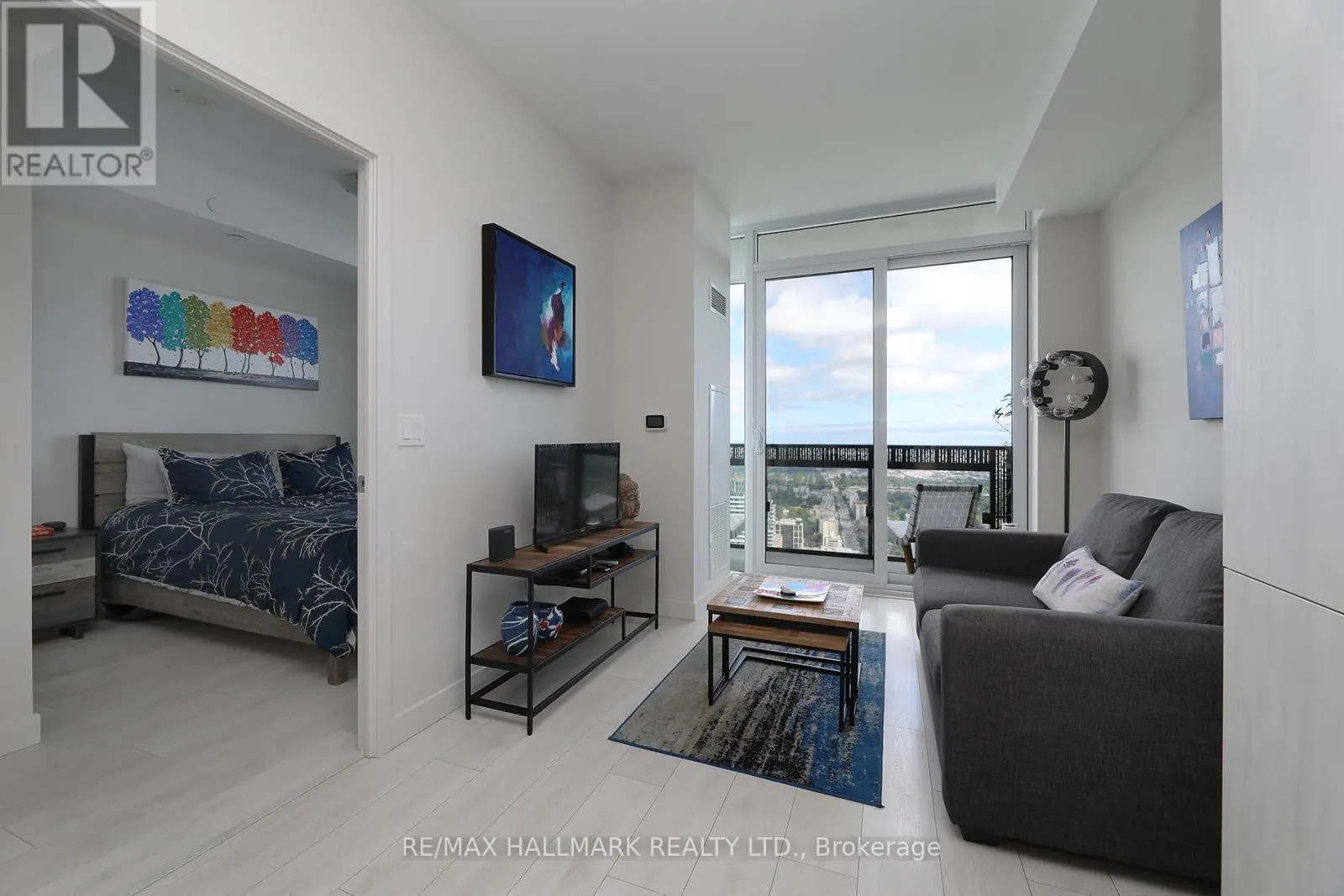 5009 - 8 EGLINTON AVENUE E