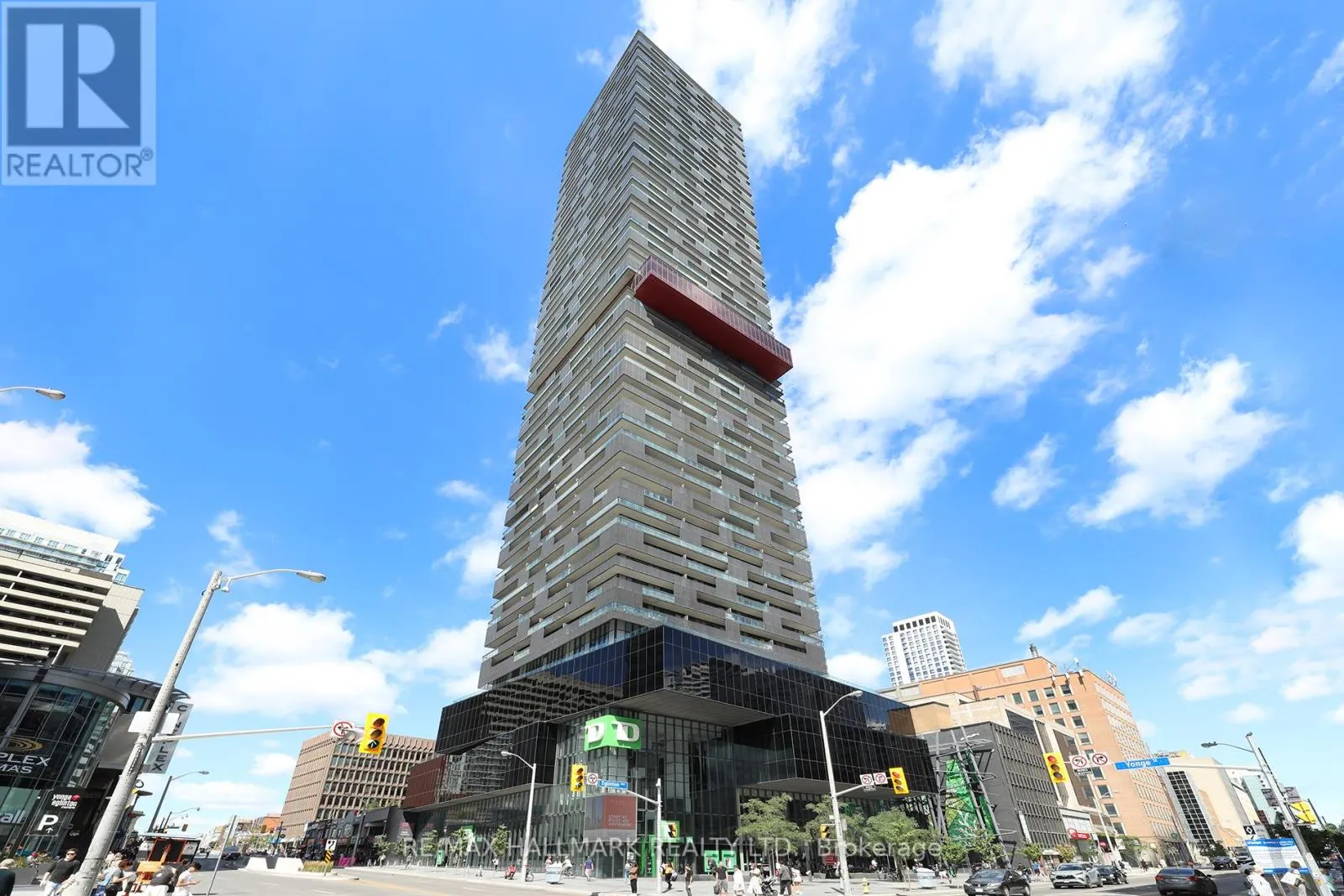 5009 - 8 EGLINTON AVENUE E