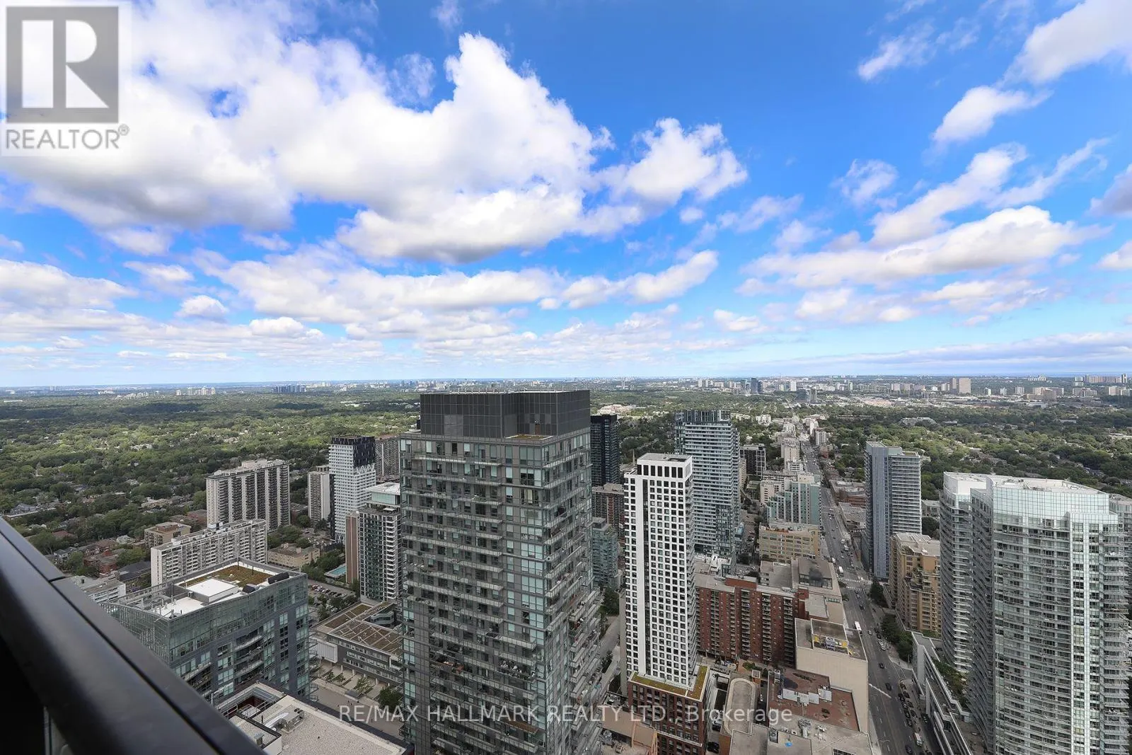 5009 - 8 EGLINTON AVENUE E