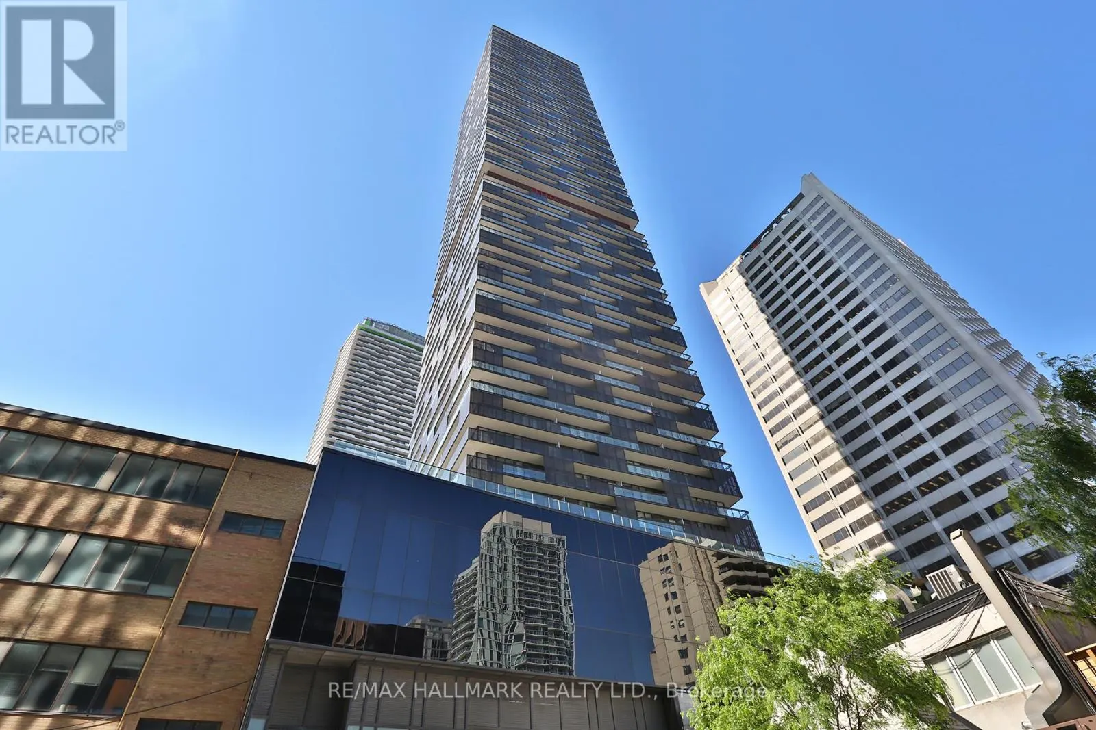 5009 - 8 EGLINTON AVENUE E