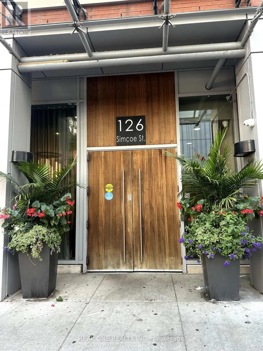 2007 - 126 SIMCOE STREET