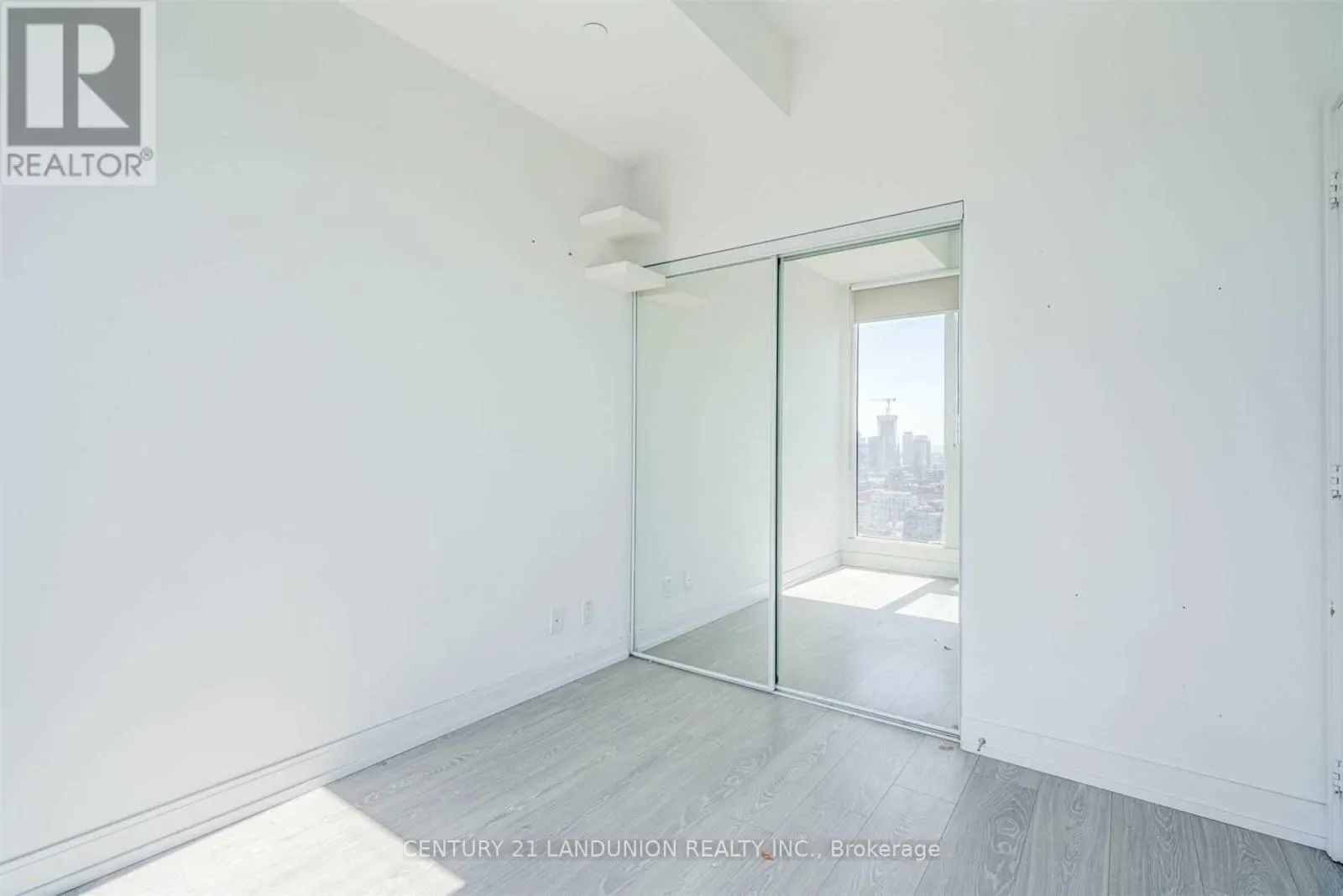 2905 - 181 DUNDAS STREET E