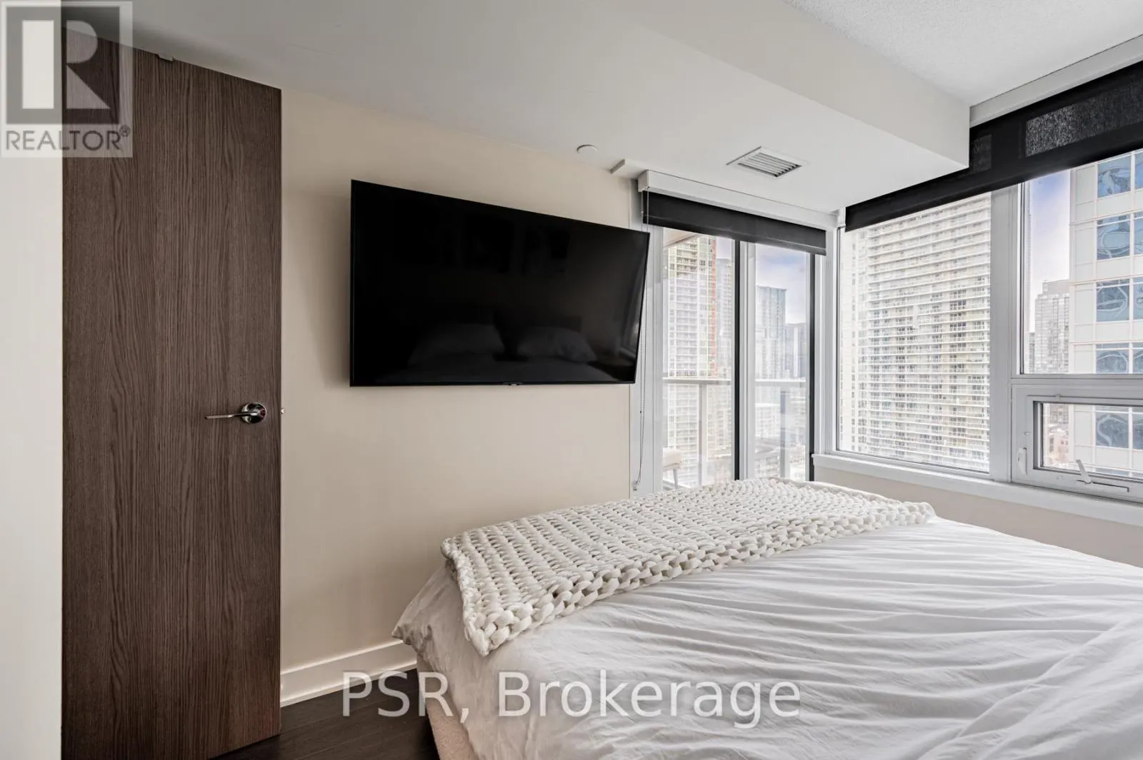 2310 - 19 BATHURST STREET