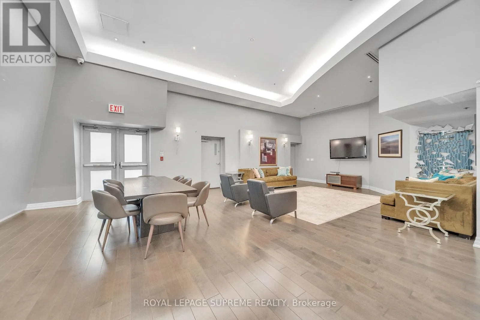 416 - 550 QUEENS QUAY W