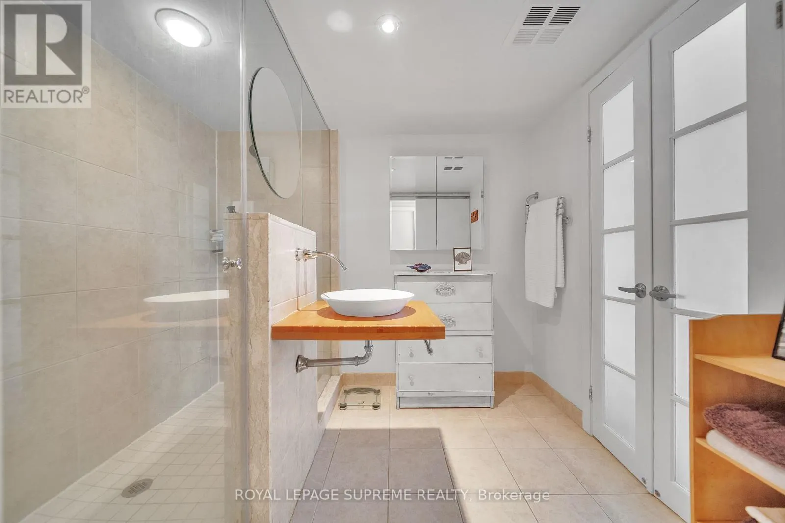 416 - 550 QUEENS QUAY W