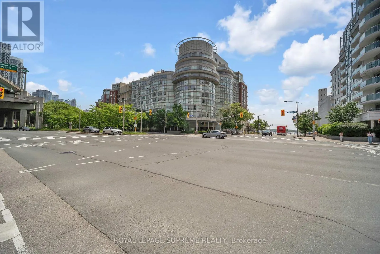 416 - 550 QUEENS QUAY W