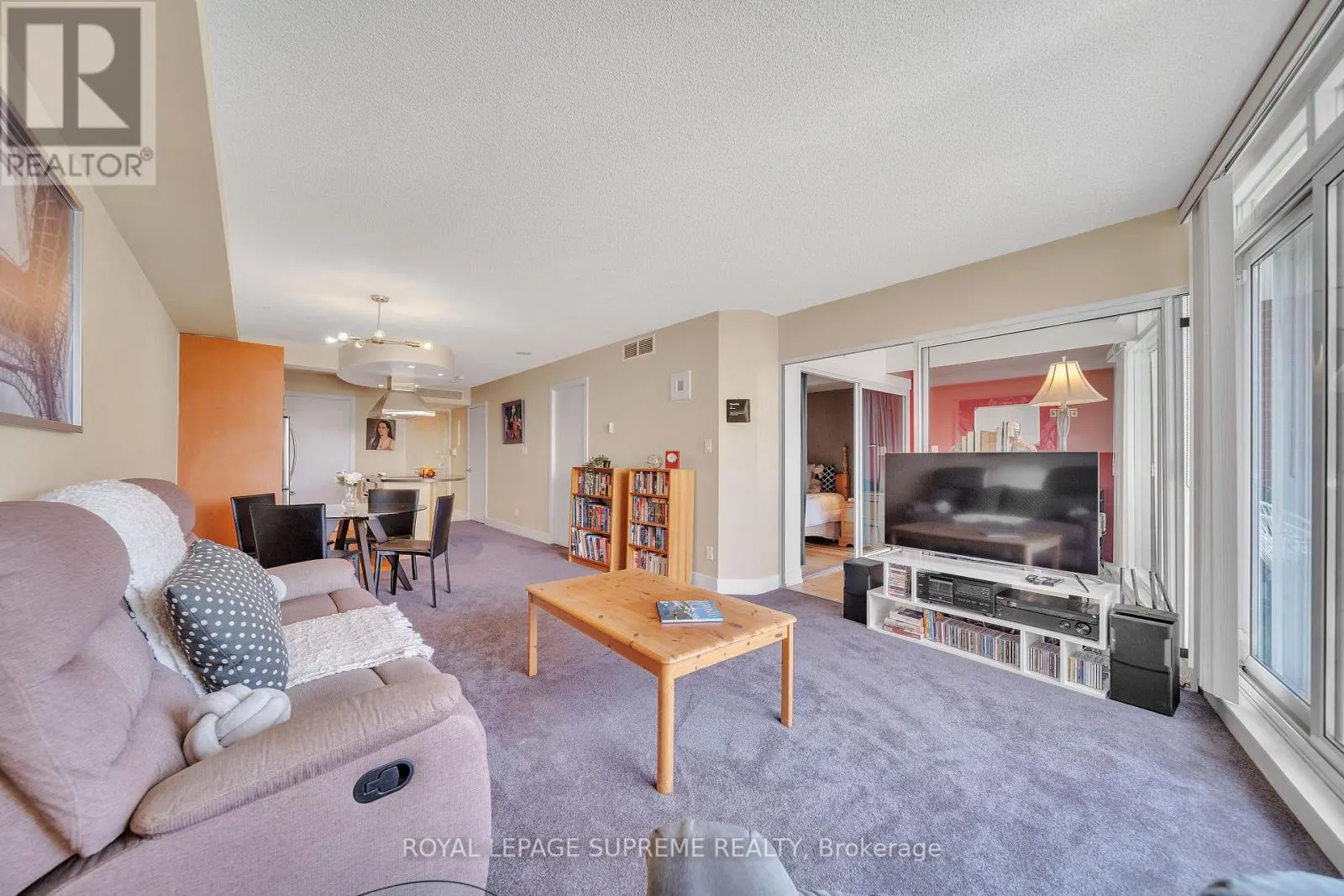 416 - 550 QUEENS QUAY W