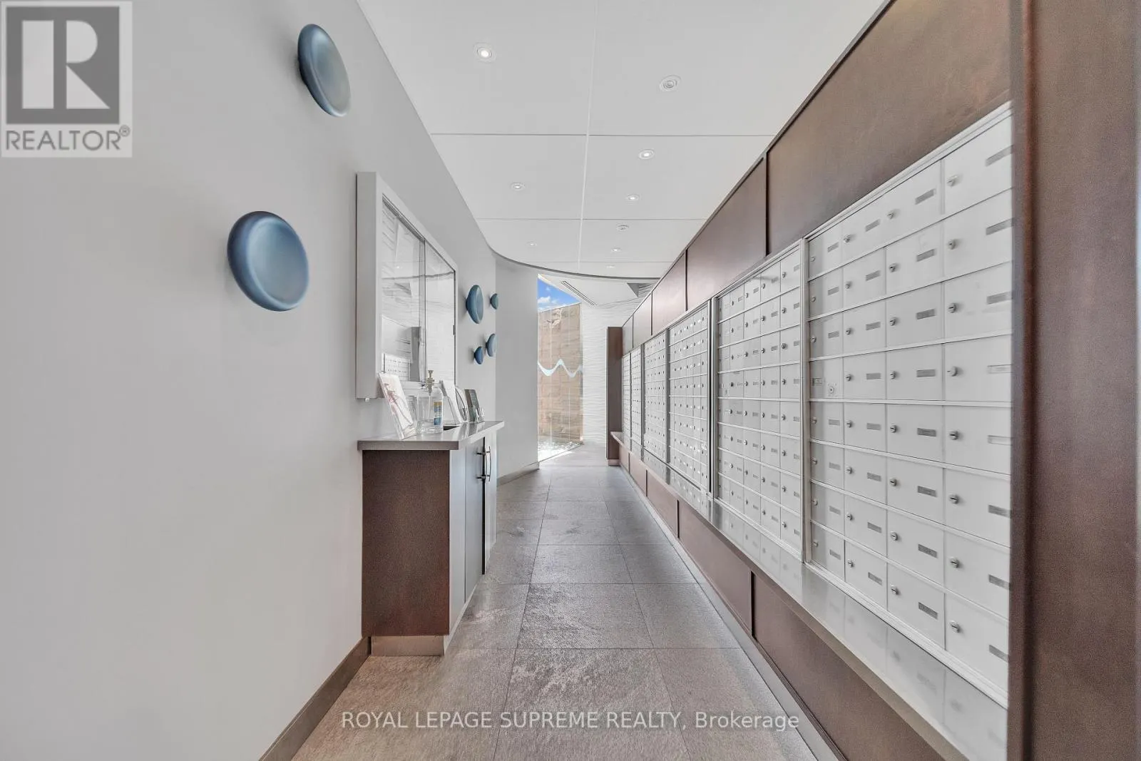 416 - 550 QUEENS QUAY W
