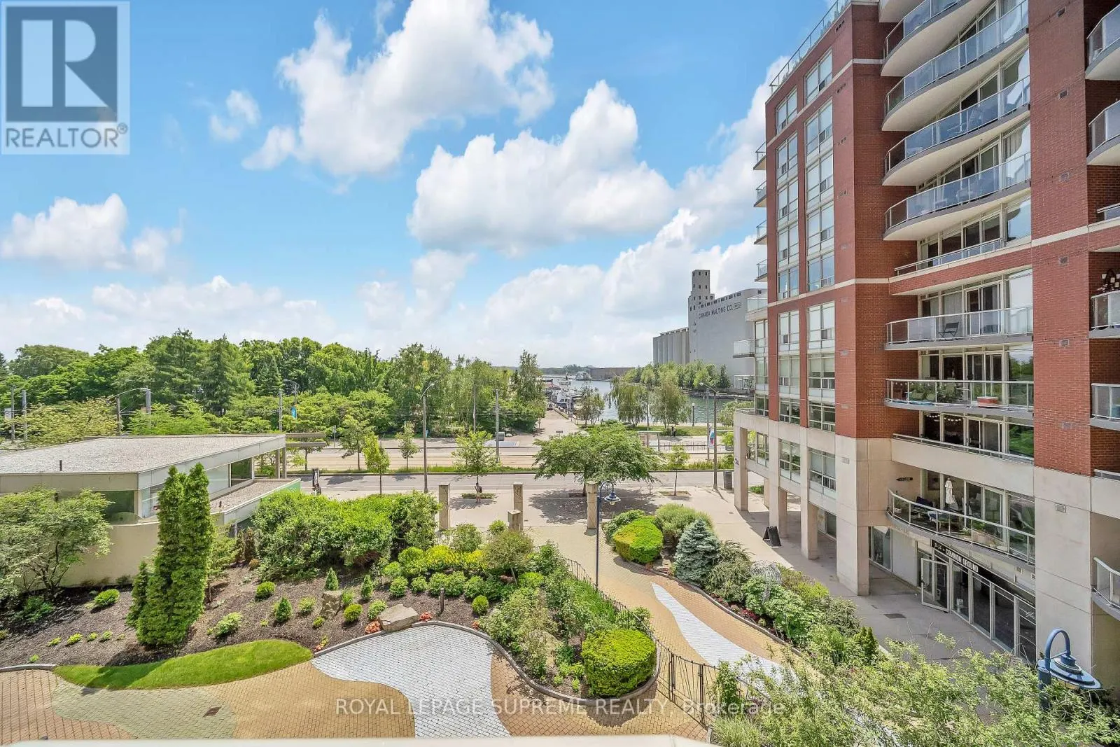 416 - 550 QUEENS QUAY W