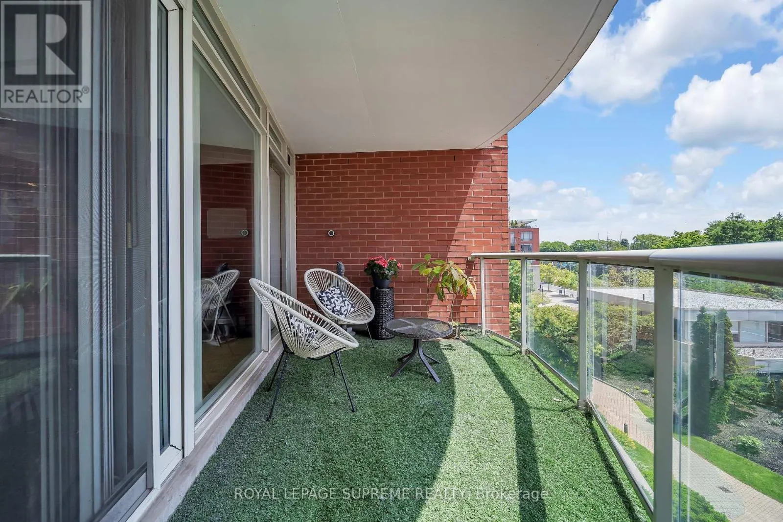 416 - 550 QUEENS QUAY W