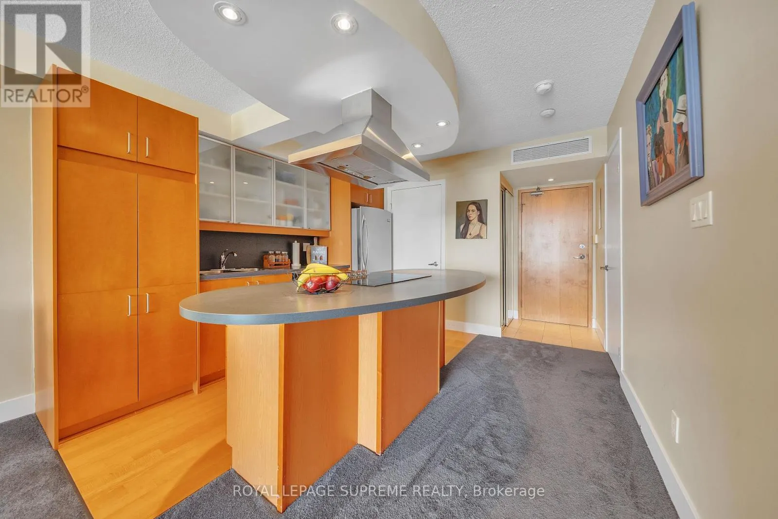 416 - 550 QUEENS QUAY W