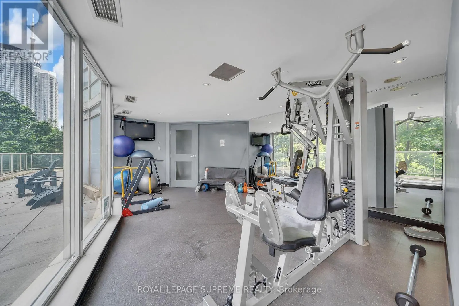 416 - 550 QUEENS QUAY W