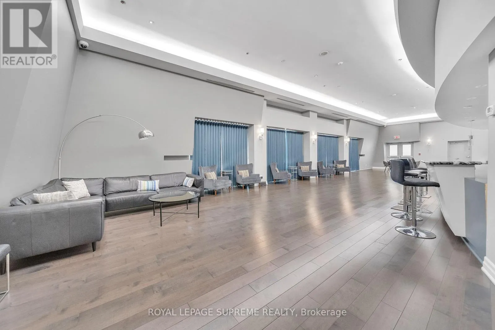 416 - 550 QUEENS QUAY W