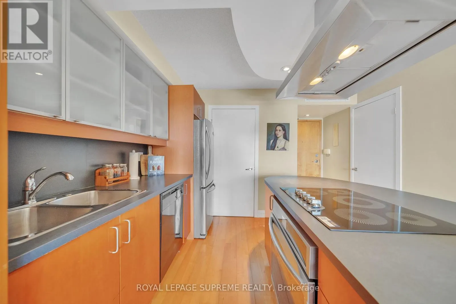 416 - 550 QUEENS QUAY W