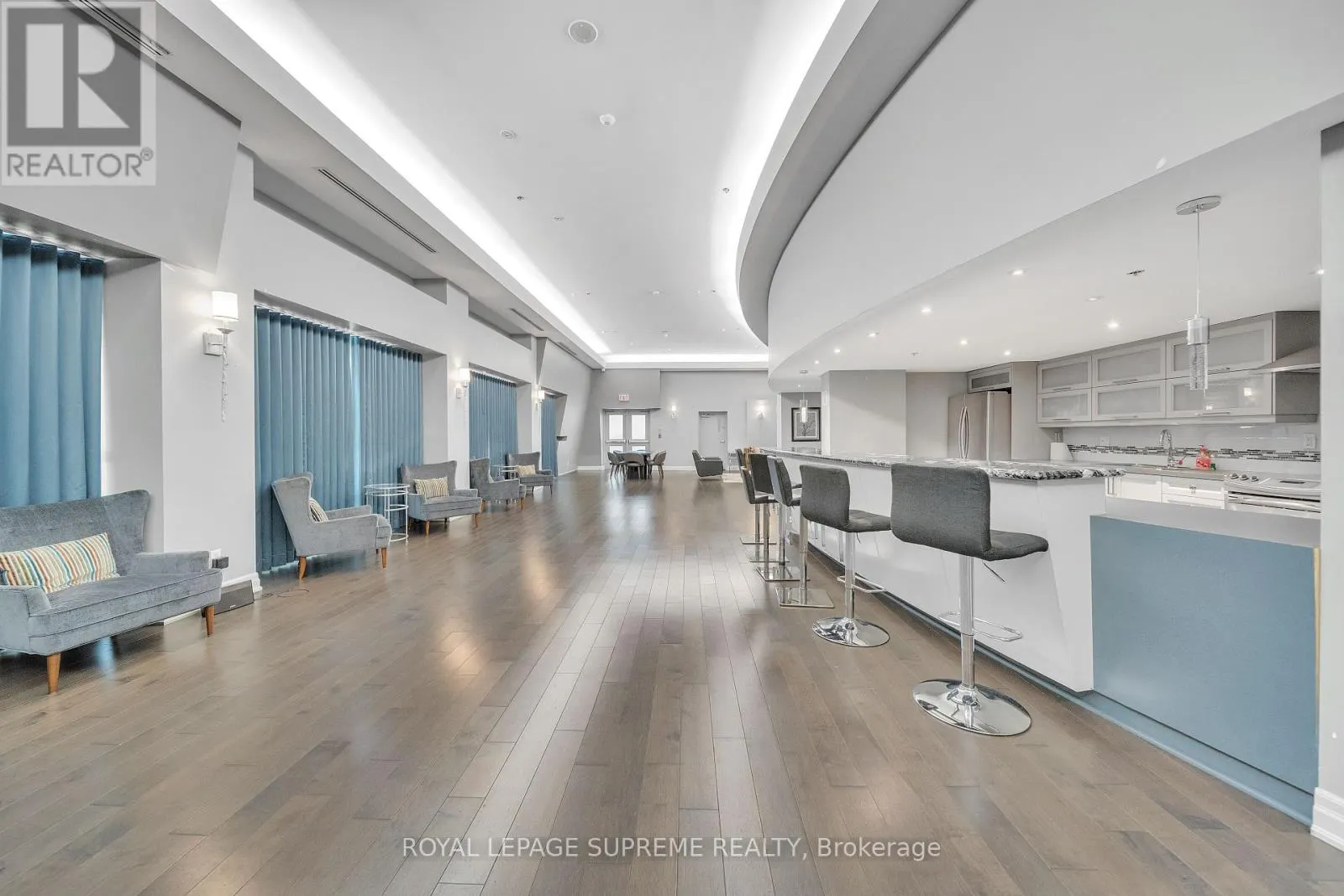 416 - 550 QUEENS QUAY W