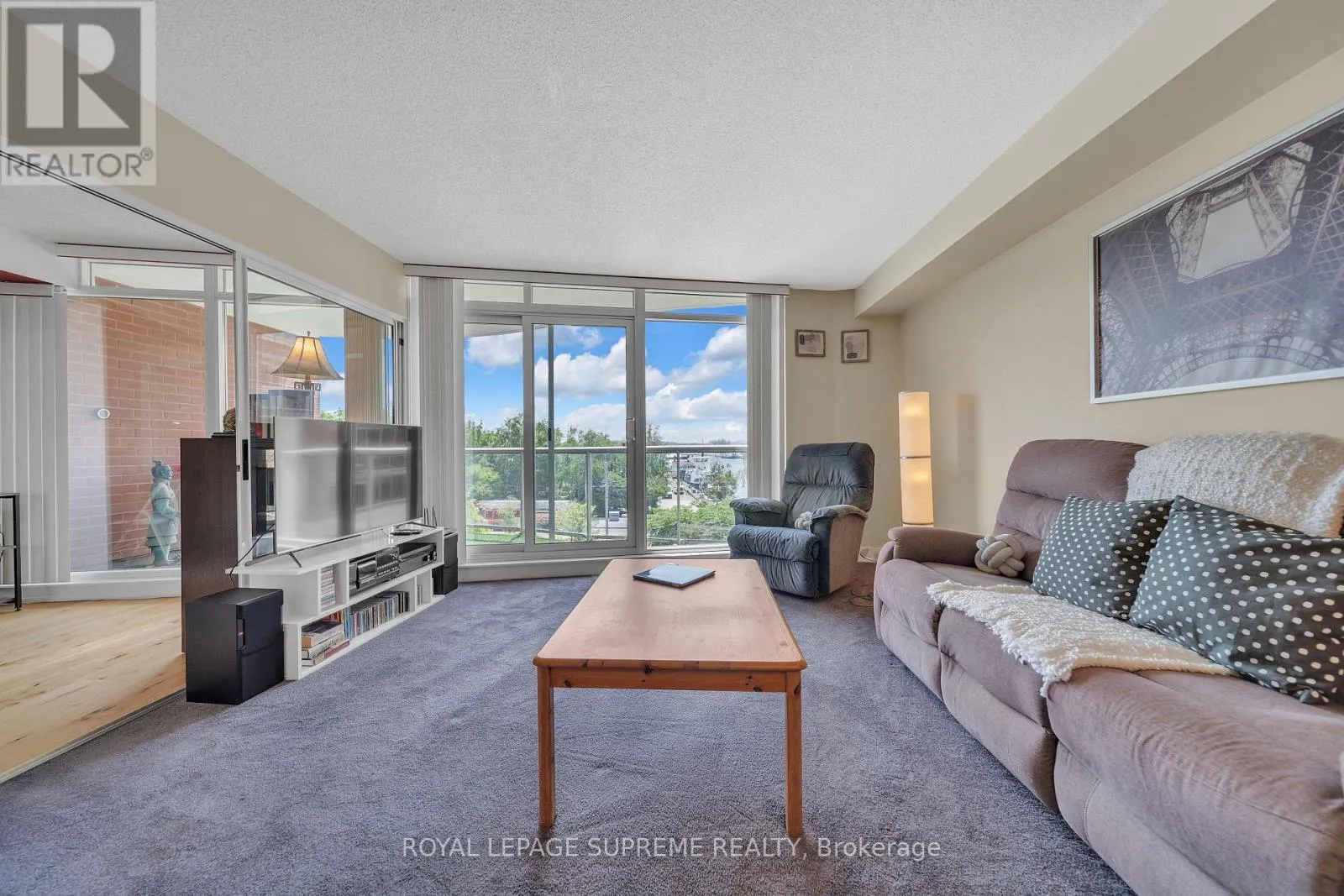 416 - 550 QUEENS QUAY W