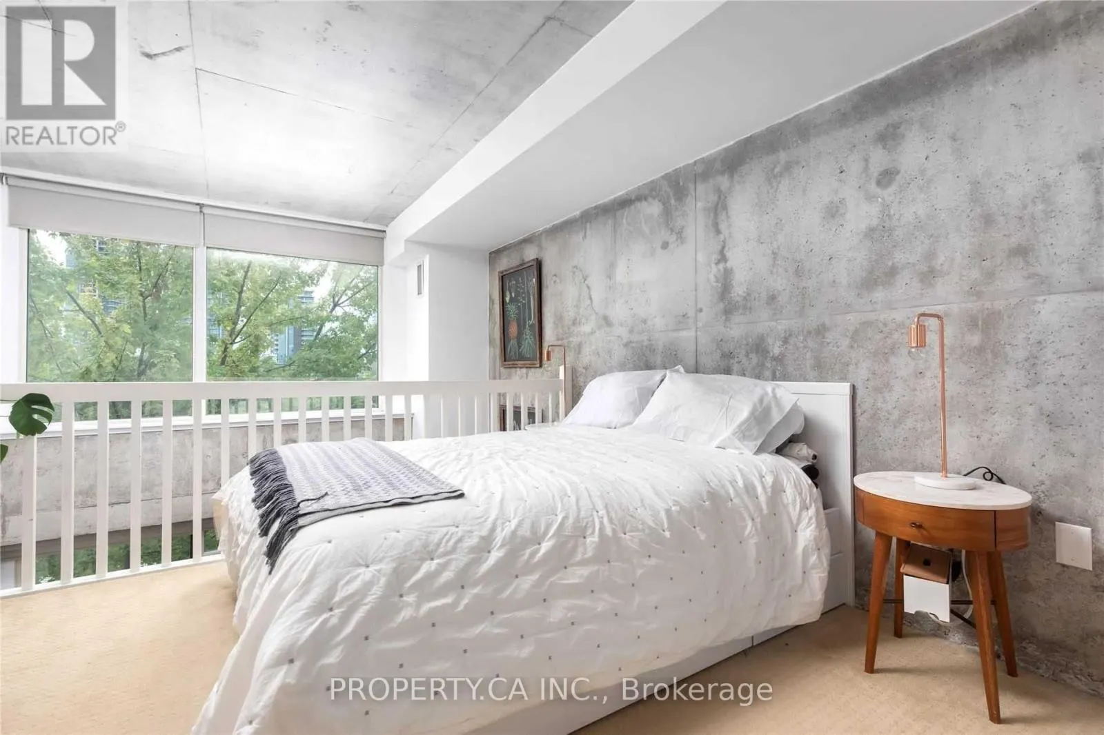 302 - 954 KING STREET W