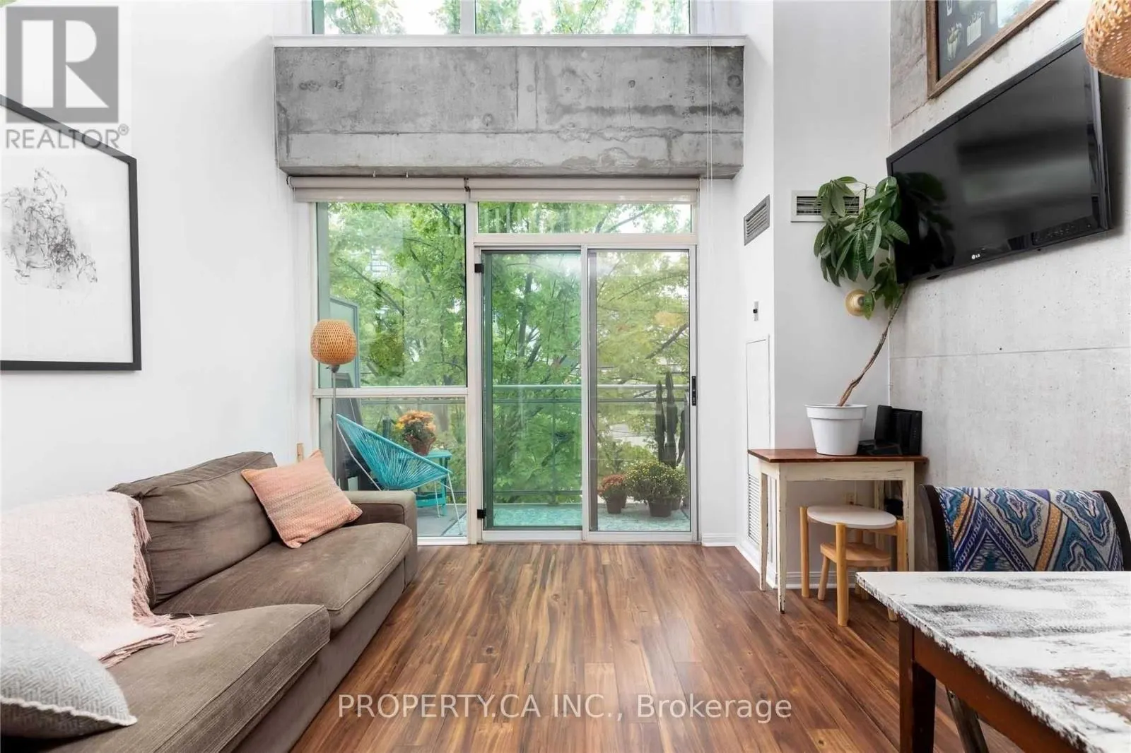 302 - 954 KING STREET W