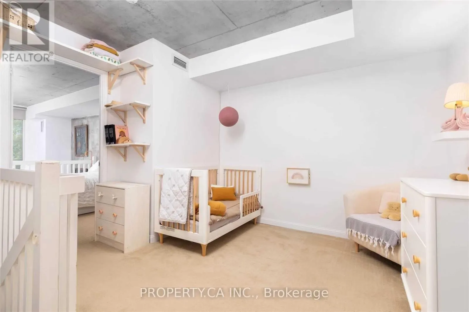 302 - 954 KING STREET W