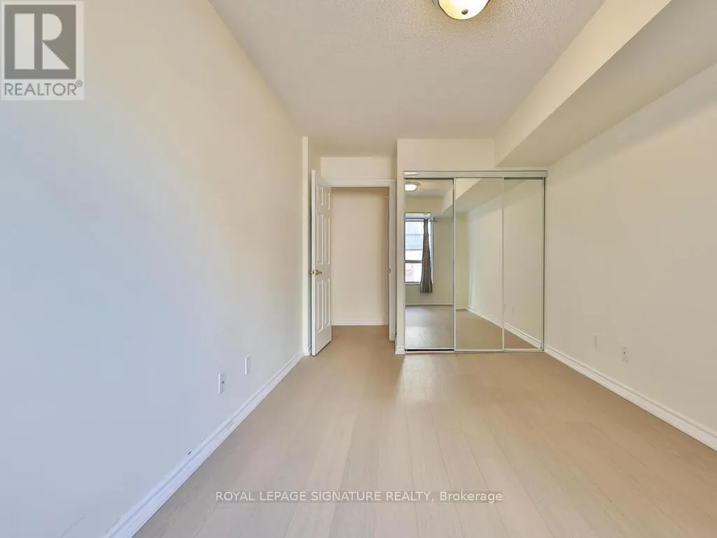 318 - 168 SIMCOE STREET