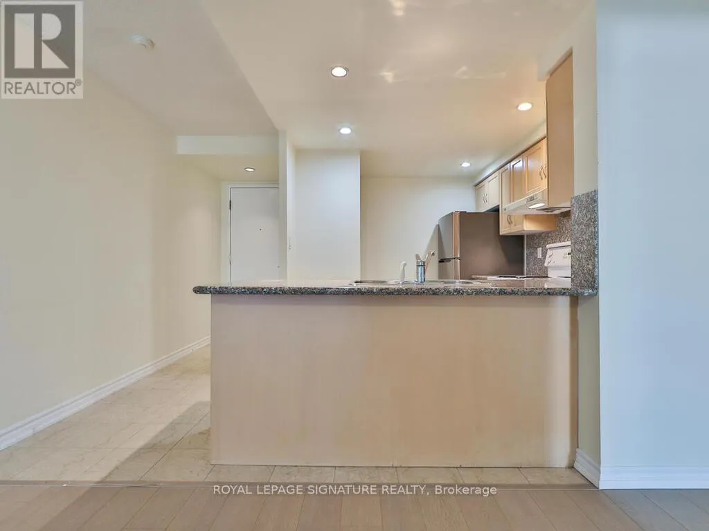 318 - 168 SIMCOE STREET