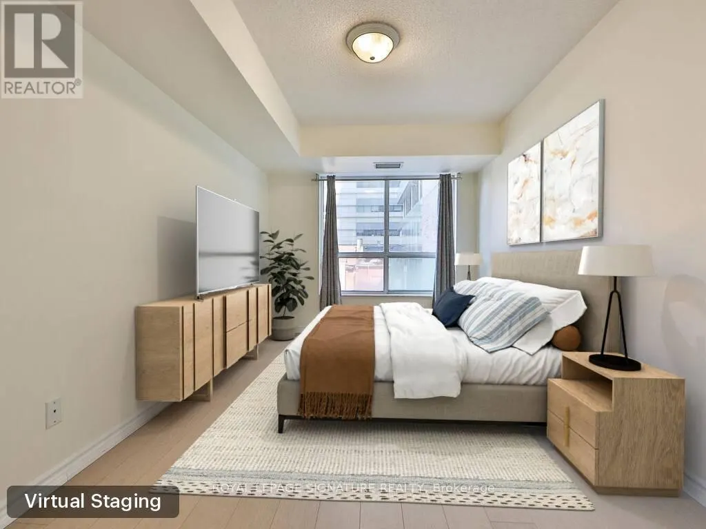 318 - 168 SIMCOE STREET