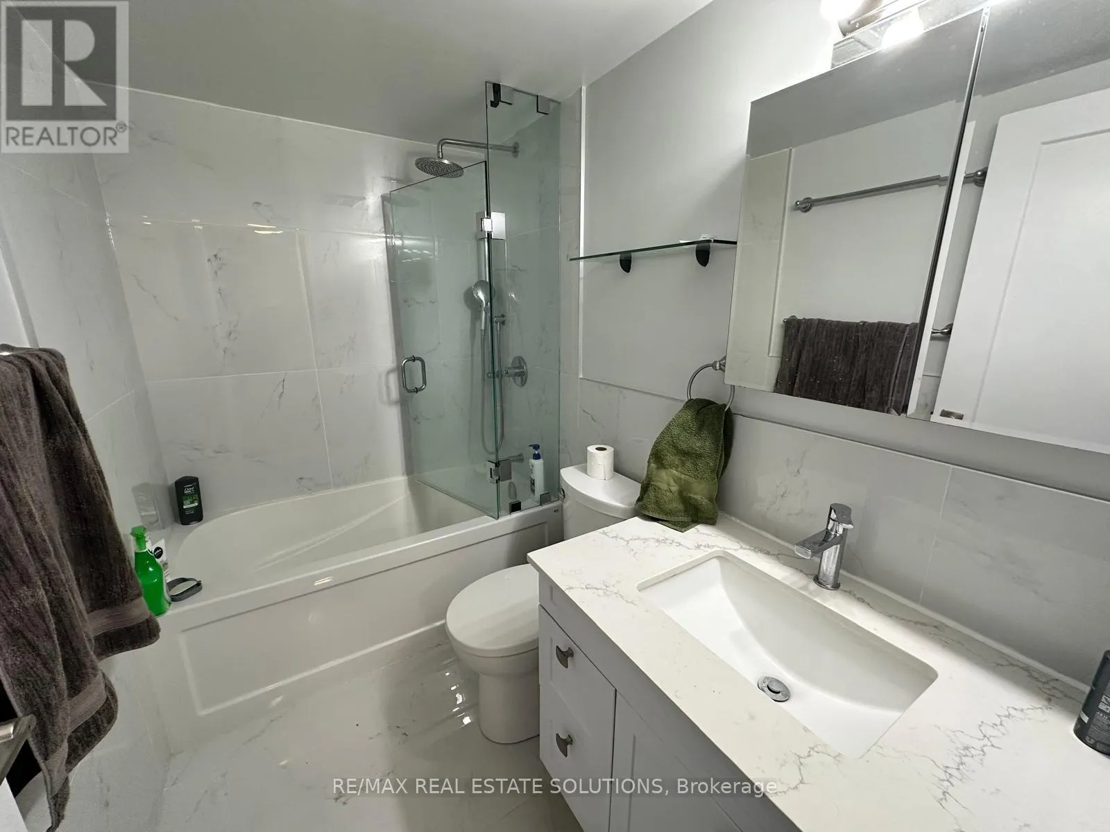 2804 - 260 QUEENS QUAY W