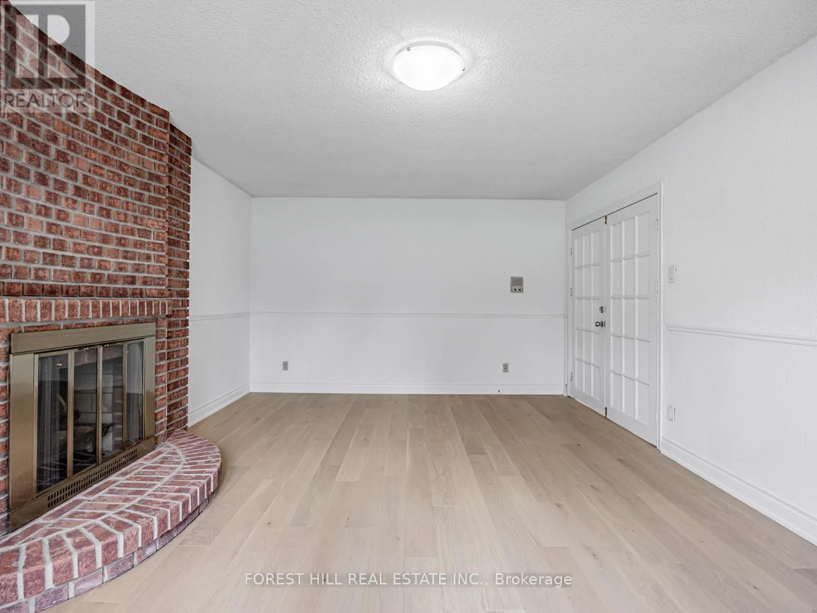 16 CLAYLAND DRIVE