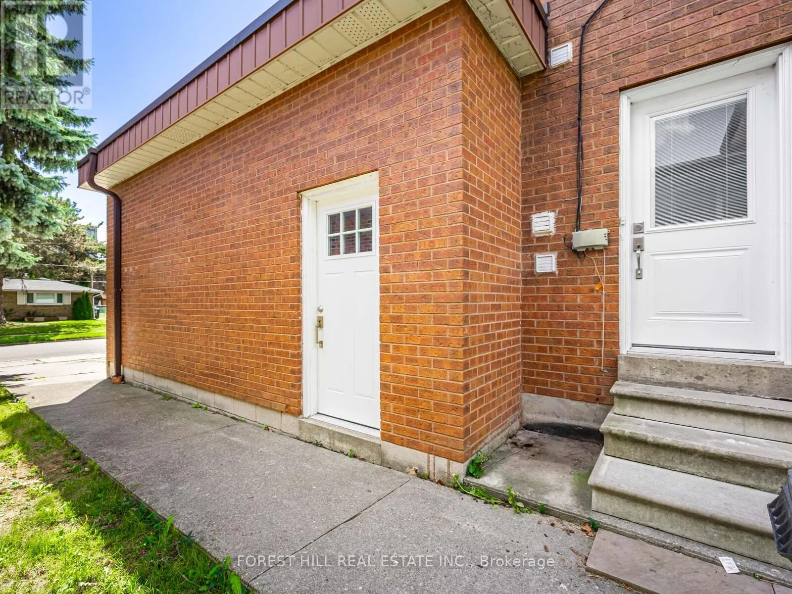 16 CLAYLAND DRIVE