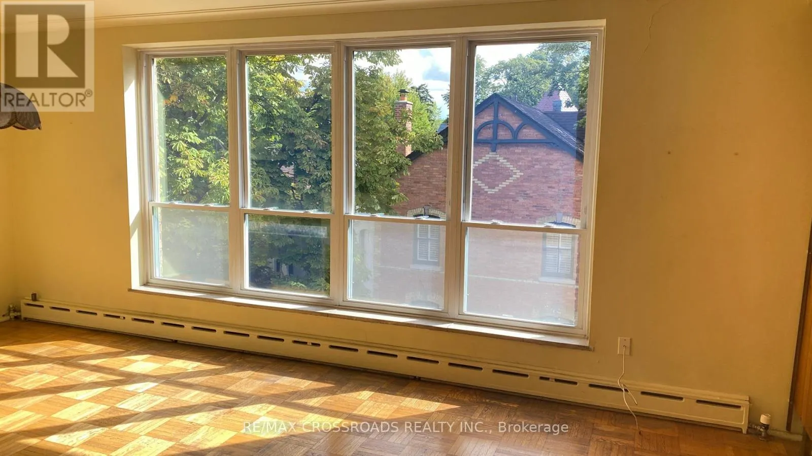 302 - 30 ELM AVENUE