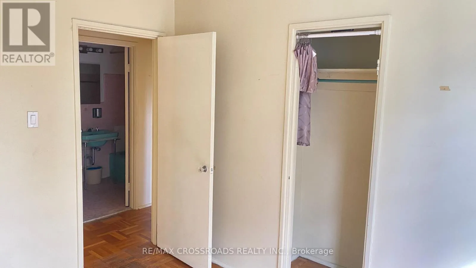 302 - 30 ELM AVENUE