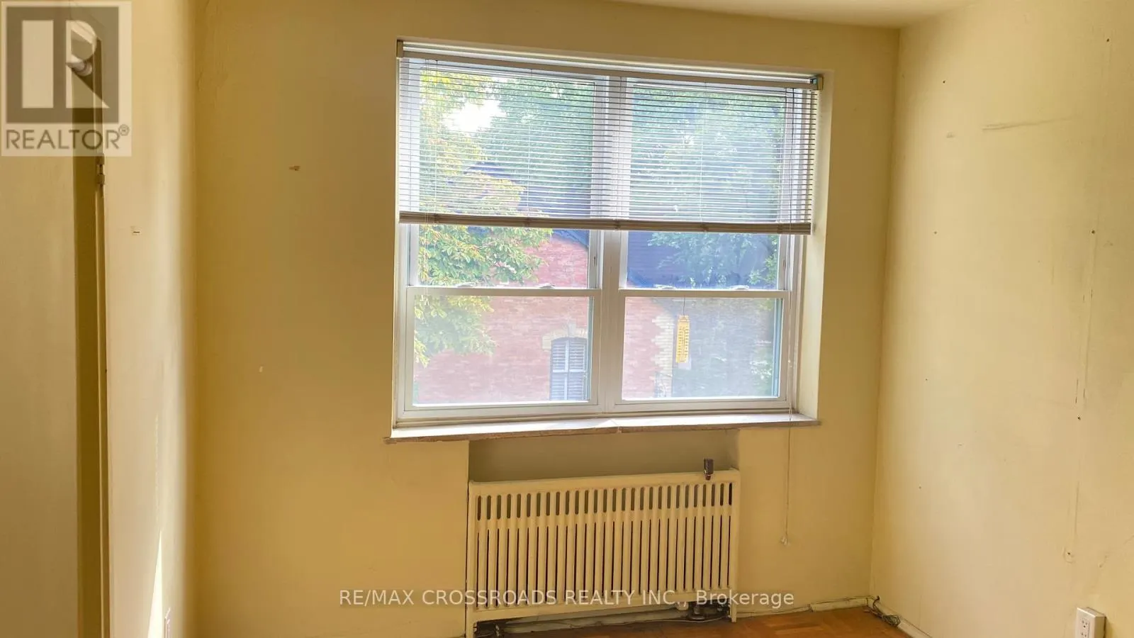 302 - 30 ELM AVENUE